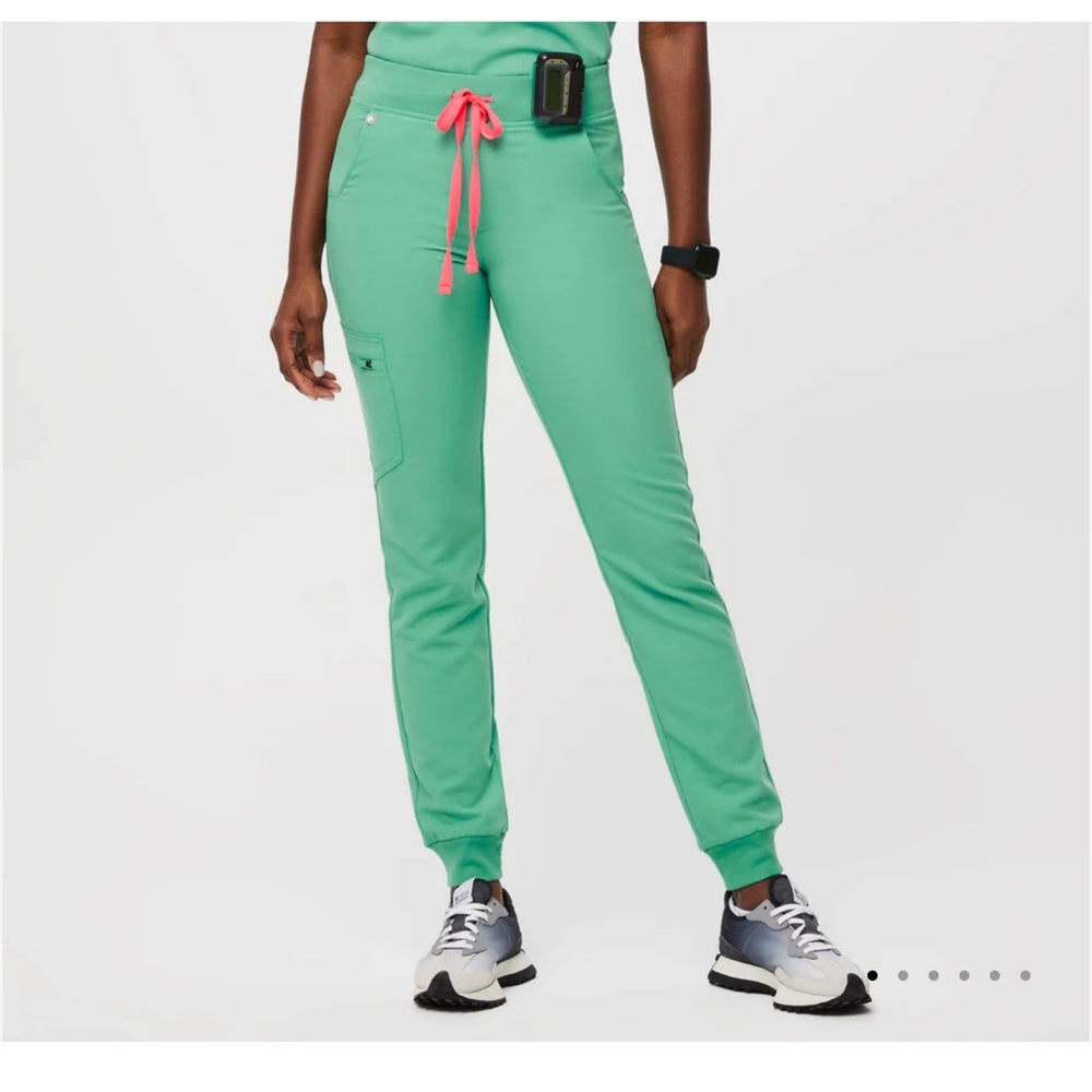 NWT Figs Surgical Green Scrubs HW Zamora Joggers